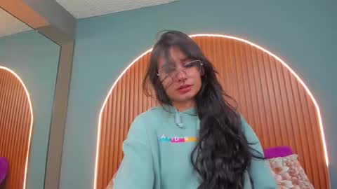 Snapshot of nayecloud chatting on 02/03/26, 03:59 Naye online show from 02/03/26, 03:59