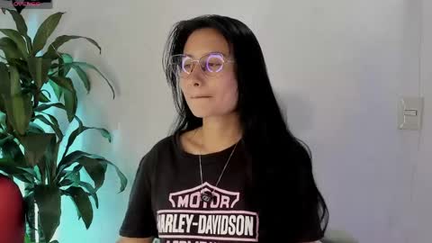 Naye  online show from 04/17/26, 02:20