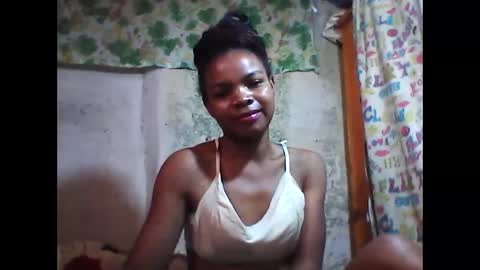 Snapshot of naylah313 chatting on 05/22/26, 05:25 Nayla online show from 05/22/26, 05:25