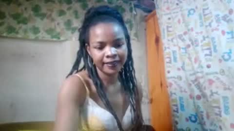 Snapshot of naylah313 chatting on 06/16/26, 11:02 Nayla online show from 06/16/26, 11:02