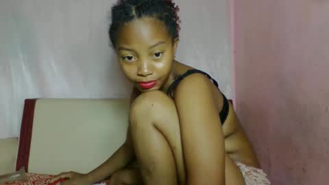 nayrah12 online show from 12/04/25, 11:02