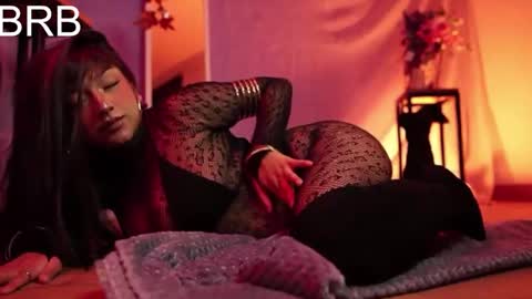 Nefertari online show from 10/25/25, 11:29