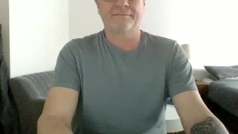 Snapshot of neckdown12 chatting on 09/19/25, 09:37 neckdown12 online show from 09/19/25, 09:37