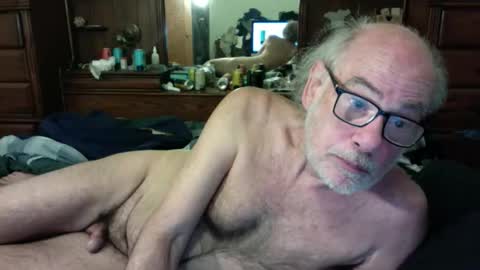 Snapshot of nedddludd chatting on 05/29/26, 04:21 nedddludd online show from 05/29/26, 04:21