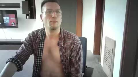 Sebastian online show from 03/01/25, 03:16