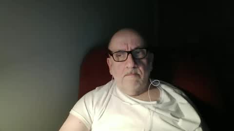 Snapshot of needlesslove chatting on 03/22/26, 12:14 Tom online show from 03/22/26, 12:14