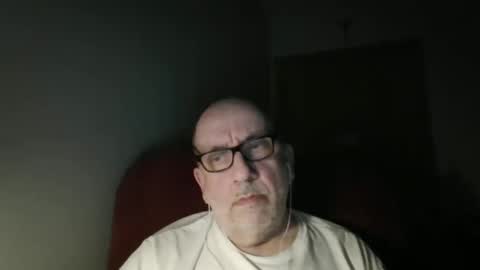 Snapshot of needlesslove chatting on 03/26/26, 01:55 Tom online show from 03/26/26, 01:55