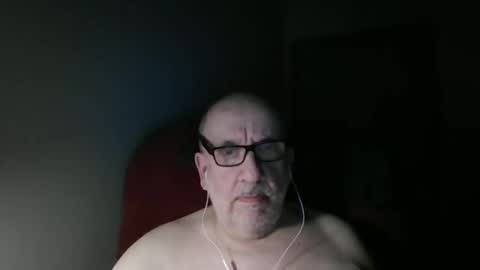 Snapshot of needlesslove chatting on 03/29/26, 01:27 Tom online show from 03/29/26, 01:27