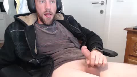 Snapshot of needyoujust chatting on 09/24/25, 12:14 needyoujust online show from 09/24/25, 12:14