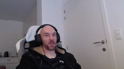 Snapshot of needyoujust chatting on 11/30/25, 09:52 needyoujust online show from 11/30/25, 09:52