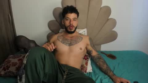 Nei turn green online show from 10/27/25, 08:24