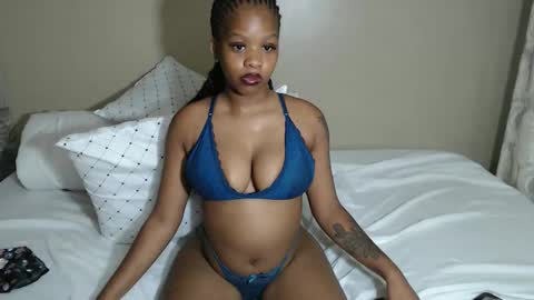 Snapshot of neeshaah chatting on 12/05/25, 08:23 Neeshaa online show from 12/05/25, 08:23