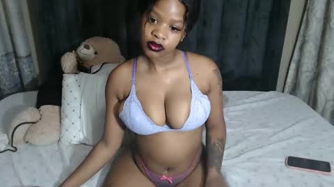 Snapshot of neeshaah chatting on 02/15/26, 08:02 Neeshaa online show from 02/15/26, 08:02