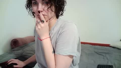 nefertiti_queen online show from 04/19/26, 08:11