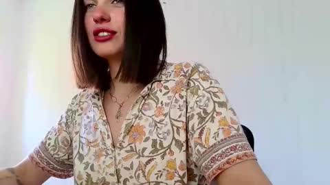 Snapshot of neferutt chatting on 04/15/26, 02:57 Neferutt online show from 04/15/26, 02:57