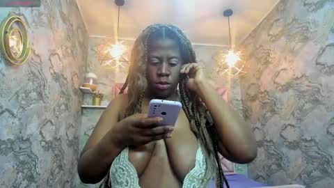 Snapshot of neffertiry_ebonny chatting on 09/27/25, 08:41 Nefer online show from 09/27/25, 08:41