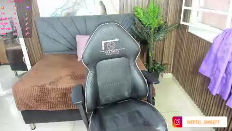 Snapshot of neftis_tay chatting on 07/10/26, 07:05 NEFTIS online show from 07/10/26, 07:05