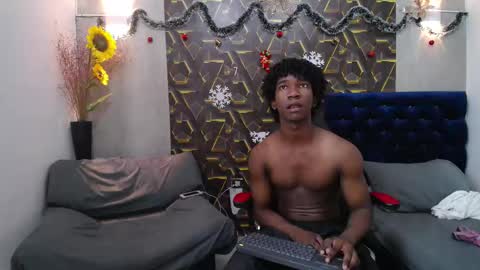 Snapshot of negga_cum chatting on 01/17/26, 01:05 NEGGA online show from 01/17/26, 01:05