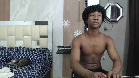 Snapshot of negga_cum chatting on 01/19/26, 01:15 NEGGA online show from 01/19/26, 01:15