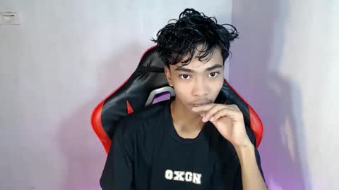 Snapshot of neil_asian69 chatting on 11/01/25, 04:58 neil_asian69 online show from 11/01/25, 04:58