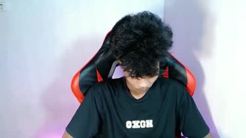 Snapshot of neil_asian69 chatting on 11/02/25, 10:39 neil_asian69 online show from 11/02/25, 10:39