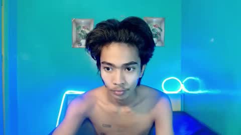 neil_asian69 online show from 04/17/26, 07:33