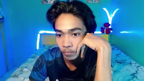 neil_asian69 online show from 04/19/26, 11:51