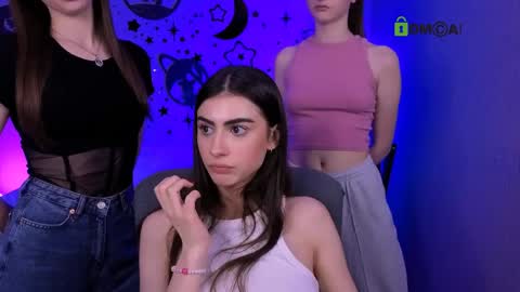 Snapshot of nekky_mouse chatting on 05/14/26, 01:51 Meow online show from 05/14/26, 01:51