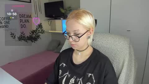 Kate online show from 03/24/26, 02:33