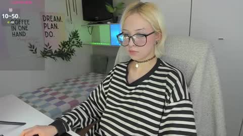 Snapshot of neko_sora chatting on 05/09/26, 08:47 Kate online show from 05/09/26, 08:47