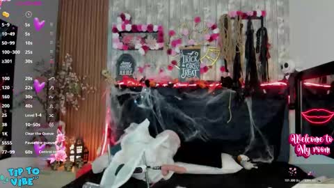 Miah online show from 10/17/25, 12:30