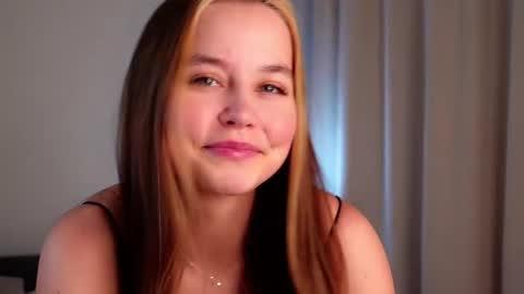 Snapshot of neldaaskins chatting on 12/13/24, 06:00 Lana online show from 12/13/24, 06:00