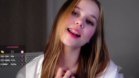 Snapshot of neldaaskins chatting on 02/07/25, 11:01 Lana online show from 02/07/25, 11:01