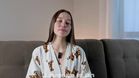 Snapshot of neldaaskins chatting on 11/05/25, 01:49 Lana online show from 11/05/25, 01:49