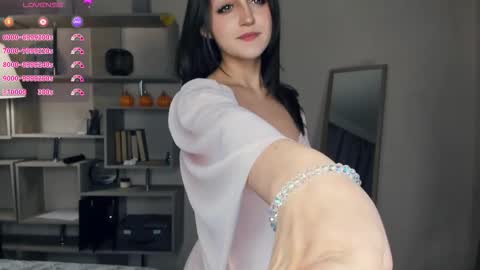 Vicky and Beatrice online show from 01/18/26, 07:06