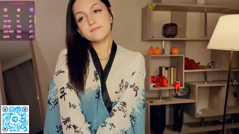 Vicky and Beatrice online show from 03/21/26, 07:17