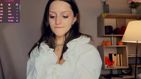 Vicky and Beatrice online show from 04/08/26, 07:14