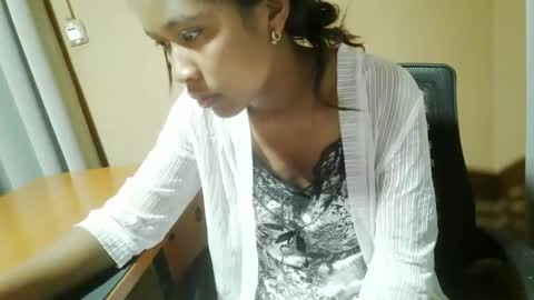 nelia_84 online show from 05/08/26, 03:12
