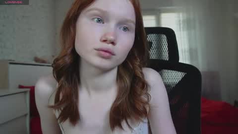 Snapshot of nellie_baby chatting on 05/31/26, 12:01 Nellie online show from 05/31/26, 12:01