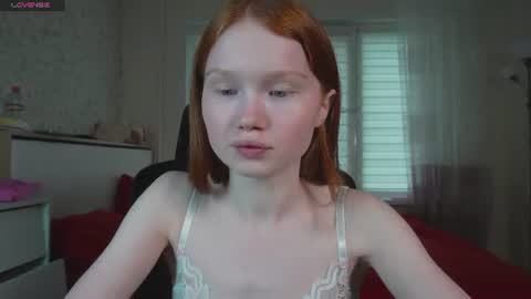 Snapshot of nellie_baby chatting on 07/18/26, 12:42 Nellie online show from 07/18/26, 12:42