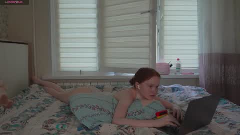Snapshot of nellie_baby chatting on 07/27/26, 09:27 Nellie online show from 07/27/26, 09:27