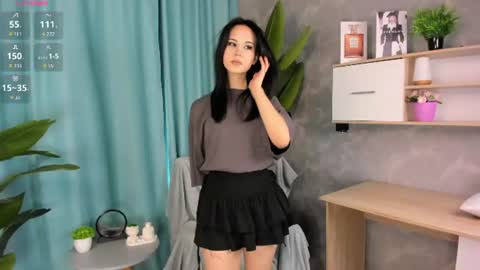 Snapshot of nelliefoster chatting on 06/22/26, 12:35 Alisa online show from 06/22/26, 12:35