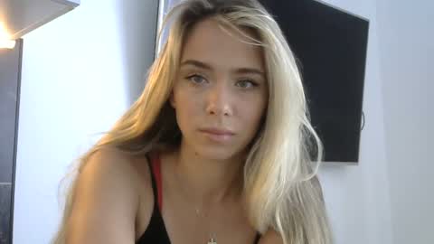 Snapshot of nelly_fortu chatting on 06/13/26, 12:25 nelly_fortu online show from 06/13/26, 12:25
