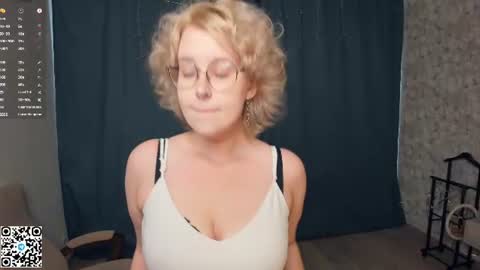 Snapshot of nelly_gloss chatting on 06/26/26, 07:46 nelly_gloss online show from 06/26/26, 07:46