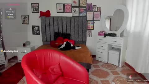 Snapshot of nenitaa_ chatting on 05/18/26, 11:27 nenitaa_ online show from 05/18/26, 11:27