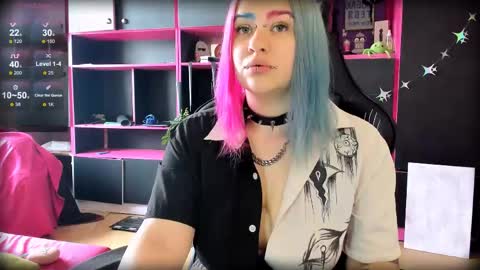 Snapshot of neon_baddie chatting on 06/04/26, 09:15 Ada online show from 06/04/26, 09:15