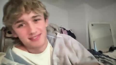 Snapshot of nerdytwink18 chatting on 02/11/26, 03:28 nerdytwink18 online show from 02/11/26, 03:28