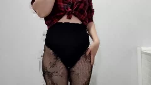 Snapshot of nerii11i chatting on 05/11/26, 07:47 Crystal New online show from 05/11/26, 07:47
