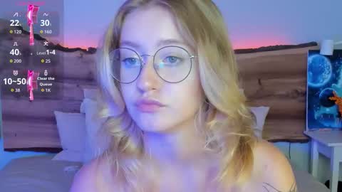 Snapshot of nerissa_xo chatting on 09/17/25, 07:48 Nerissa online show from 09/17/25, 07:48