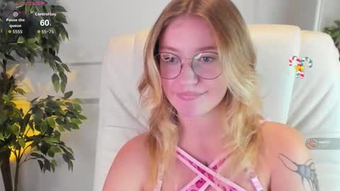 Snapshot of nerissa_xo chatting on 10/02/25, 08:38 Nerissa online show from 10/02/25, 08:38